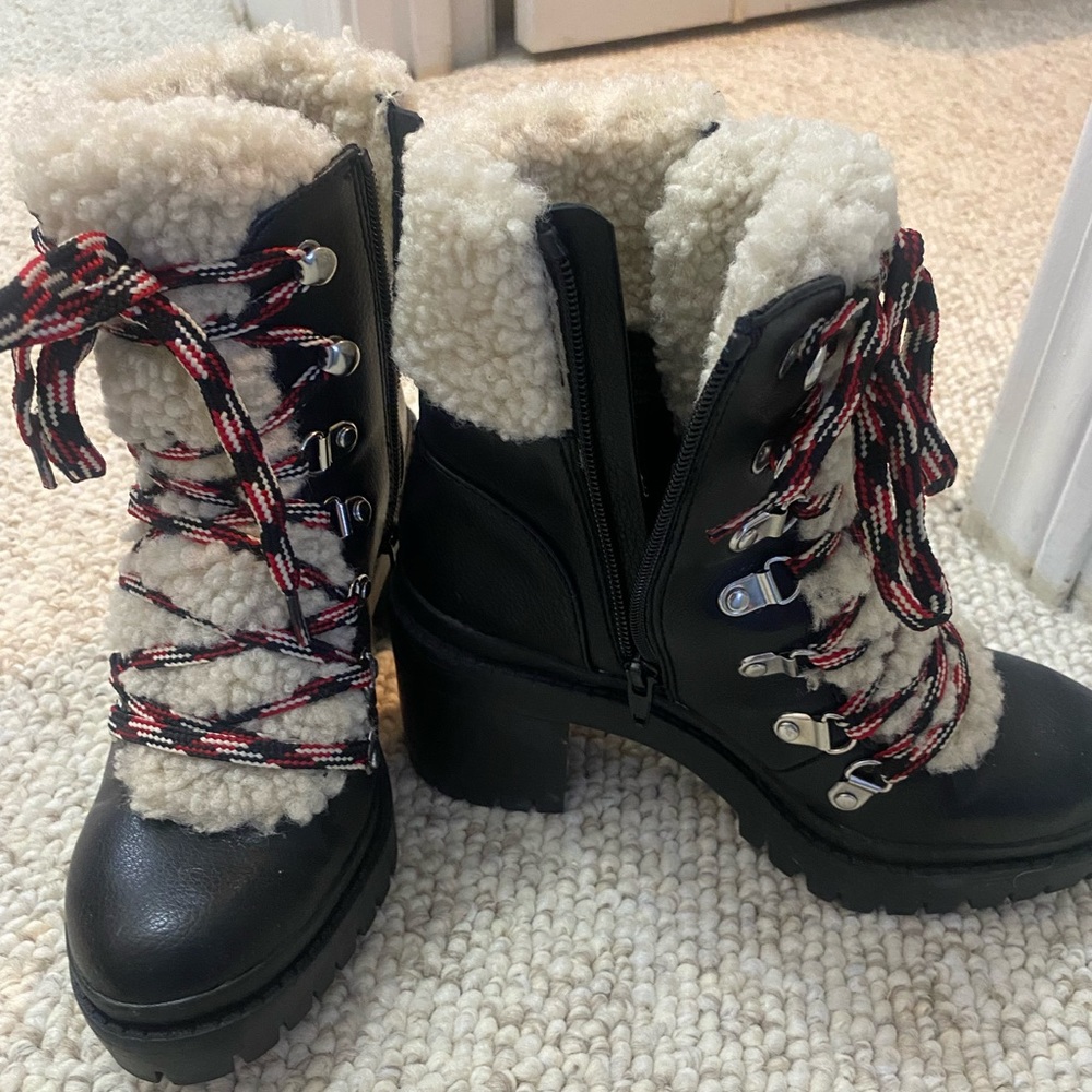 Universal thread - size 5, zip up boots